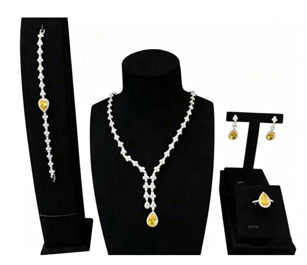 T025 Jewellery set